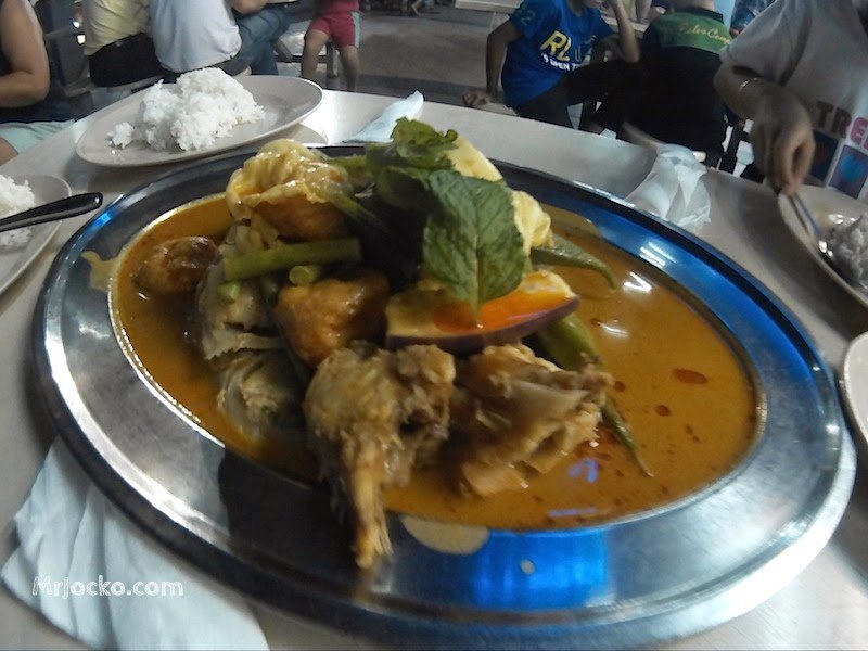 Famous Julin Xuan Padang Fish Head Curry Damansara