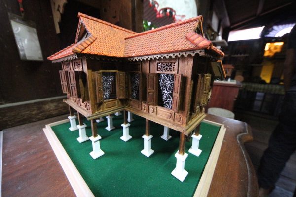 rumah replika di Melaka