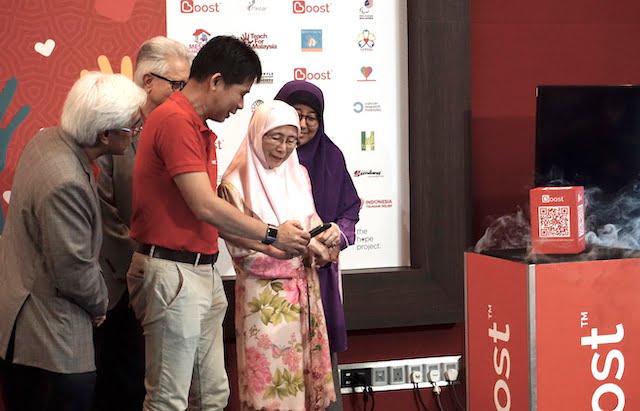 Dr Wan Azizah Lancar Boost E-Donations